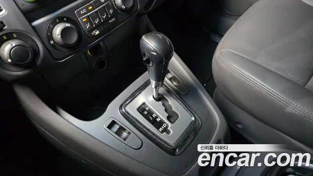 KGM Korando 2014 thumb 12