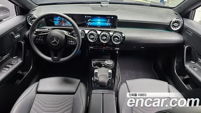 Mercedes-Benz A-Class 2020 thumb 12