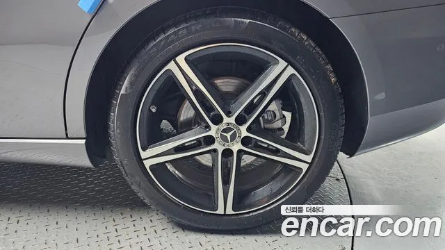Mercedes-Benz A-Class 2020 thumb 3