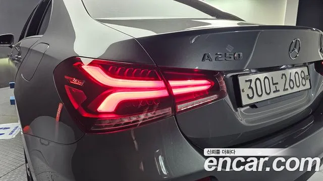 Mercedes-Benz A-Class 2020 thumb 10