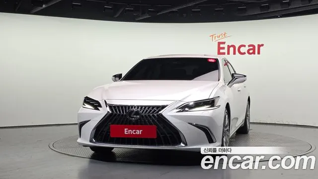 Lexus ES 300h 2024 thumb 11