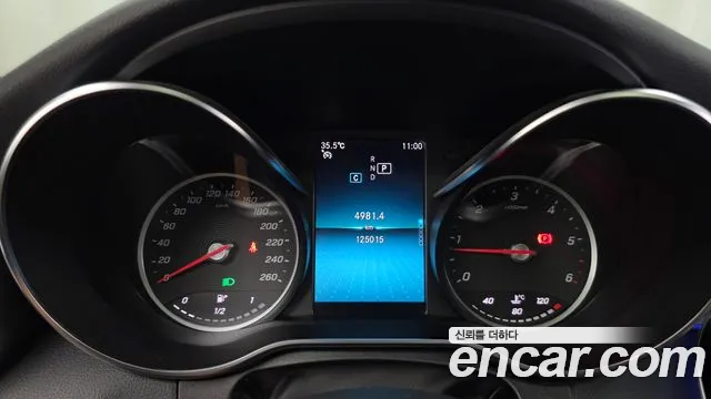 Mercedes-Benz C-Class 2018 thumb 9