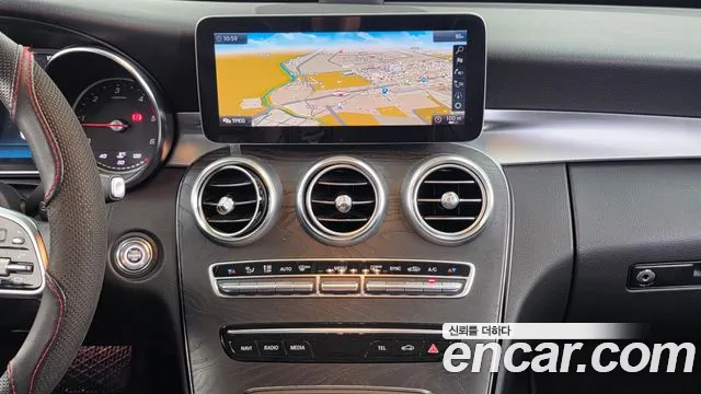 Mercedes-Benz C-Class 2018 thumb 4