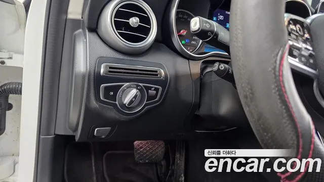 Mercedes-Benz C-Class 2018 thumb 8