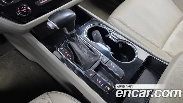Kia Carnival 2019 thumb 10