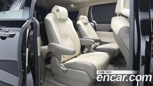Kia Carnival 2023 thumb 10