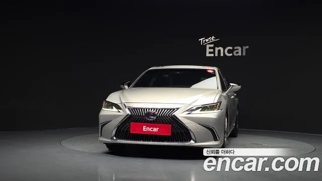 Lexus ES 300h 2018 thumb 9