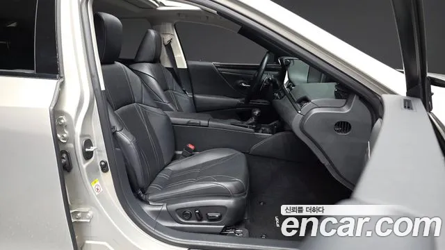 Lexus ES 300h 2018 thumb 11