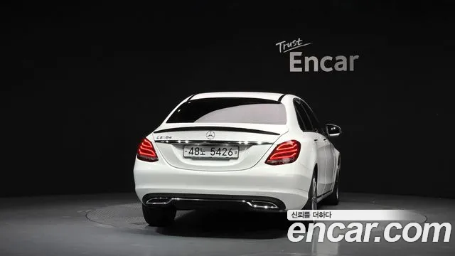 Mercedes-Benz C-Class 2018 thumb 10