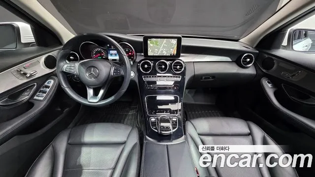 Mercedes-Benz C-Class 2018 thumb 11