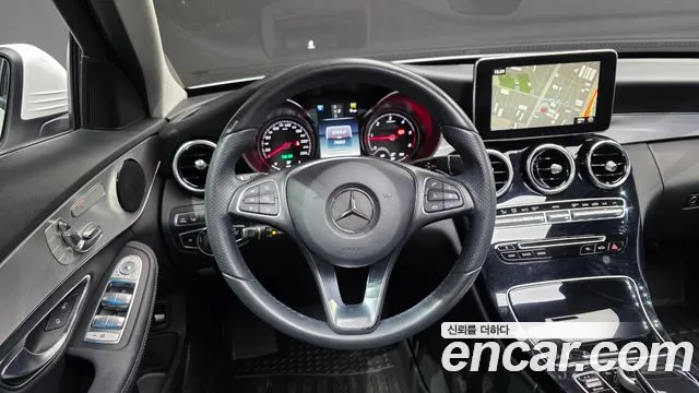 Mercedes-Benz C-Class 2018 thumb 7