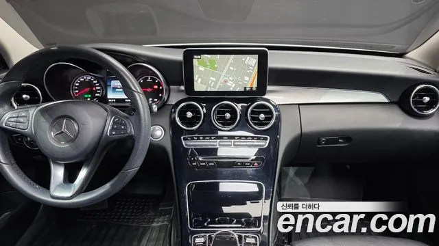 Mercedes-Benz C-Class 2018 thumb 6