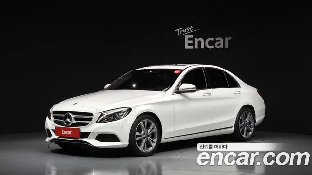 Mercedes-Benz C-Class 2018 thumb 8