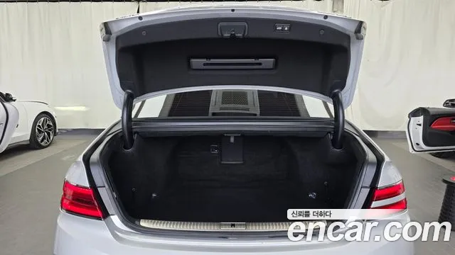 Genesis G90 2019 thumb 7
