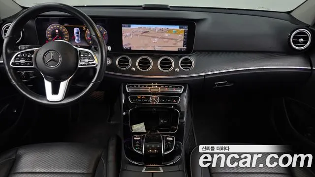 Mercedes-Benz E-Class 2020 thumb 11