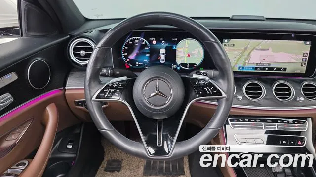 Mercedes-Benz E-Class 2023 thumb 2