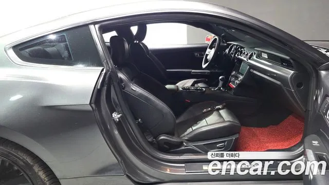 Ford Mustang 2016 thumb 9
