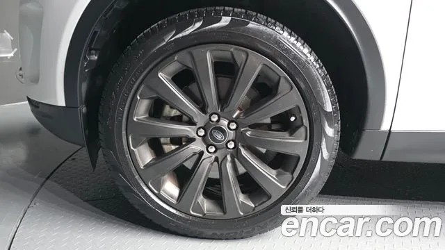 Land Rover Discovery Sport 2020 thumb 3