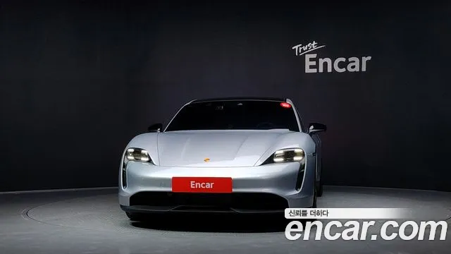 Porsche Taycan 2023 thumb 11