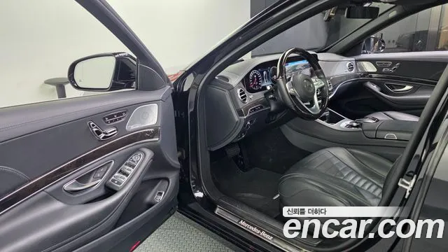 Mercedes-Benz S-Class 2018 thumb 3