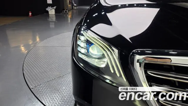 Mercedes-Benz S-Class 2018 thumb 4