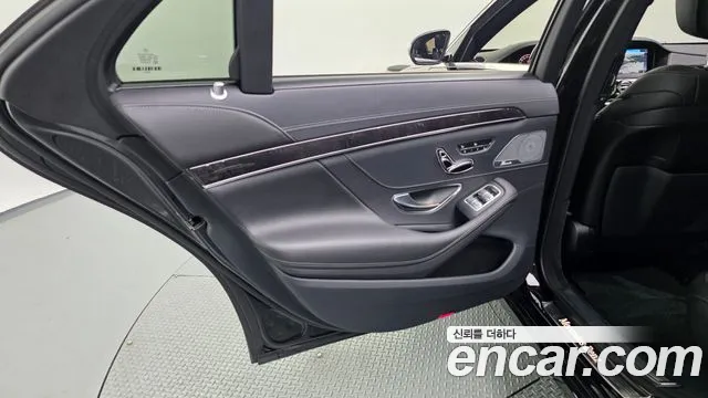 Mercedes-Benz S-Class 2018 thumb 10