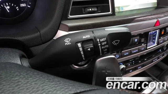 Genesis G80 2018 thumb 11