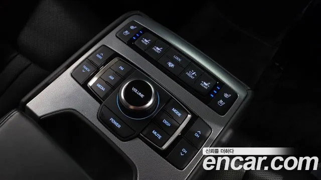 Genesis G80 2018 thumb 2
