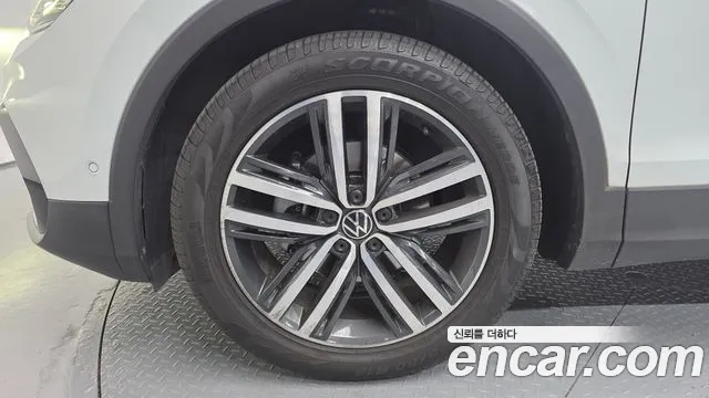 Volkswagen Tiguan 2021 thumb 6