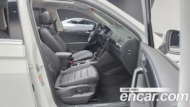 Volkswagen Tiguan 2021 thumb 3
