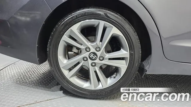 Hyundai Avante 2017 thumb 2