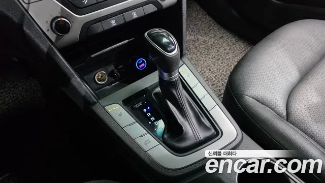 Hyundai Avante 2017 thumb 3