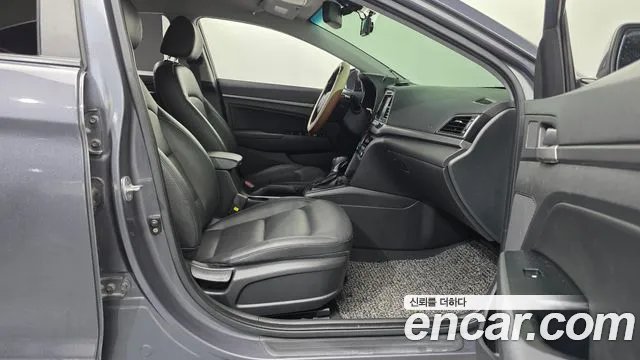 Hyundai Avante 2017 thumb 9