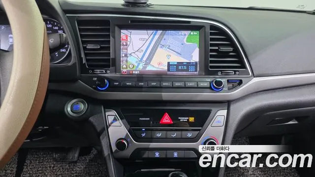 Hyundai Avante 2017 thumb 12