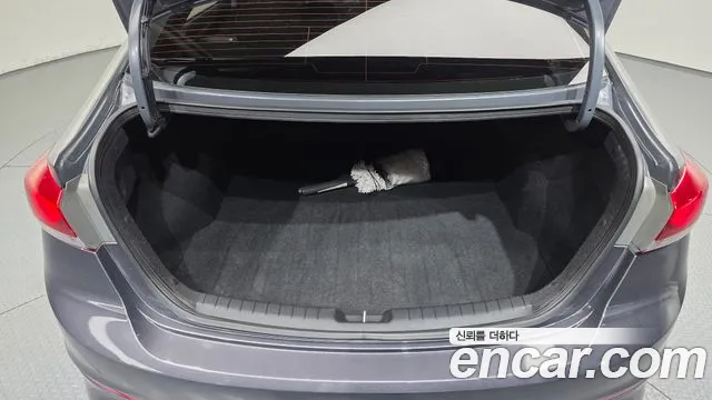 Hyundai Avante 2017 thumb 11