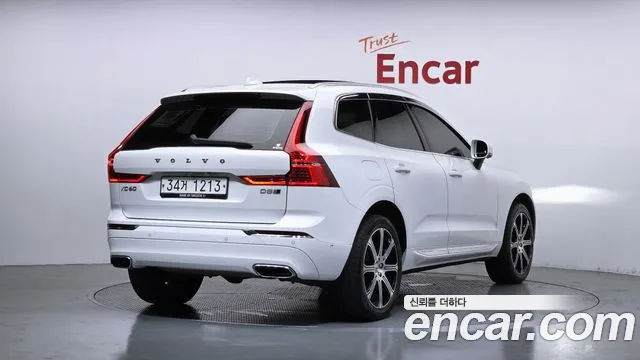 Volvo XC60 2018 thumb 8