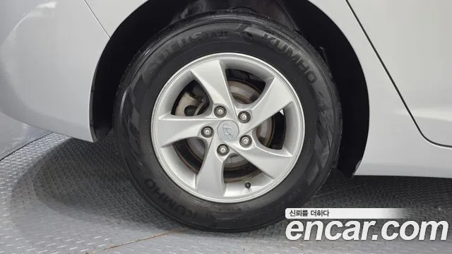 Hyundai Avante 2011 thumb 9