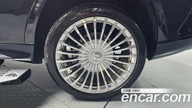 Mercedes-Benz GLS 2023 thumb 5