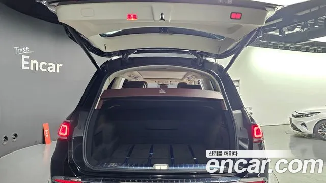 Mercedes-Benz GLS 2023 thumb 9