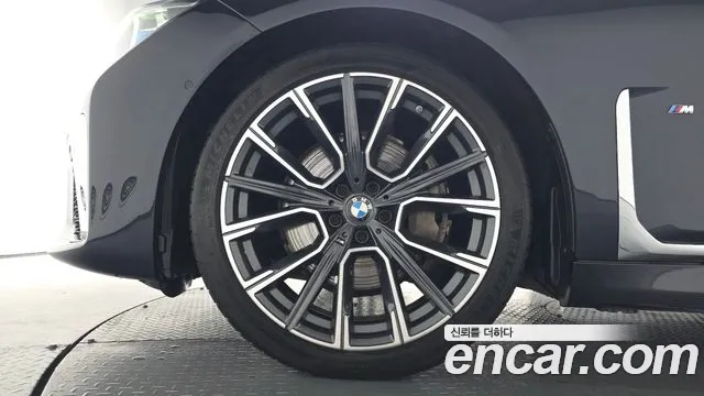 BMW 7 серии 2021 thumb 2