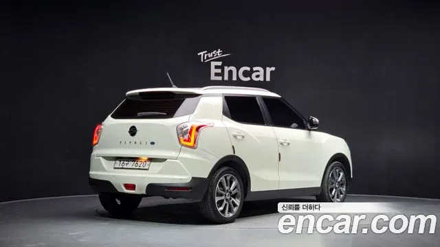 KGM Tivoli 2015 thumb 12