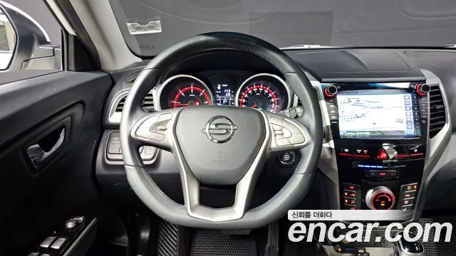 KGM Tivoli 2015 thumb 3