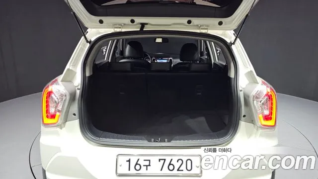 KGM Tivoli 2015 thumb 2