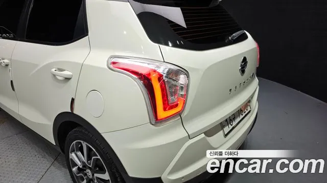 KGM Tivoli 2015 thumb 11