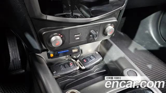 KGM Tivoli 2015 thumb 8