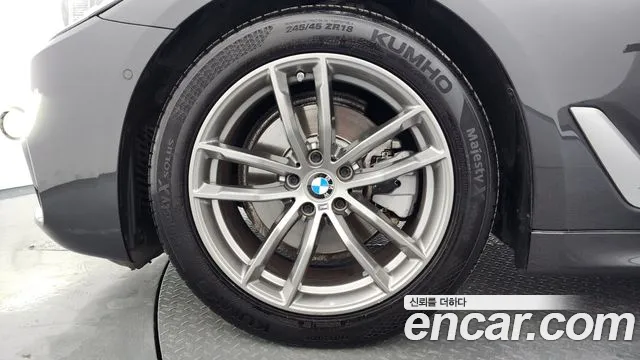 BMW 5 серии 2020 thumb 8