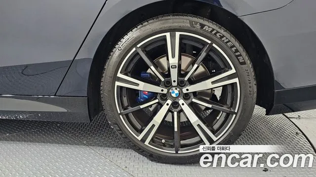 BMW 5 серии 2025 thumb 8