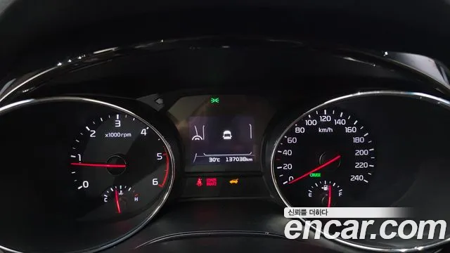 Kia Carnival 2017 thumb 12