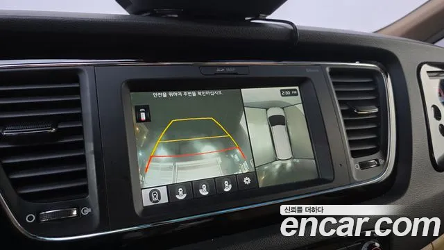 Kia Carnival 2017 thumb 11