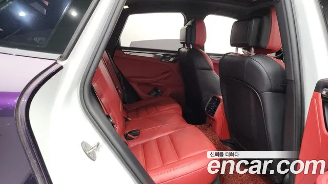 Porsche Macan 2020 thumb 5